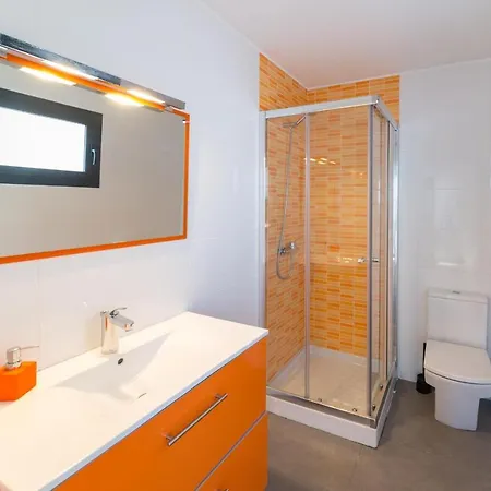 Noa * L' Escala